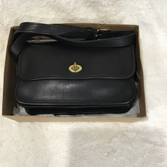 VTG Coach Dinky Black Leather Crossbody Shoulder Bag Minimalist Classic NYC - Picture 10 of 14